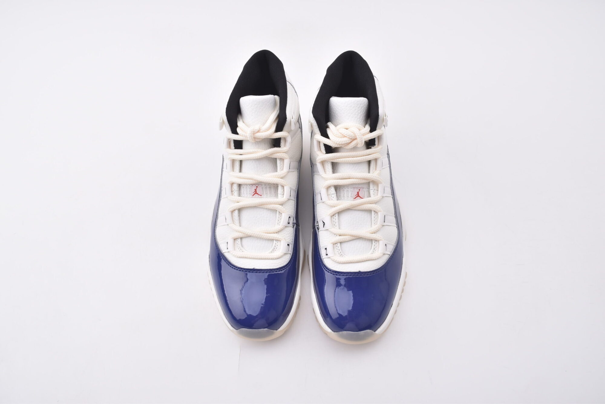 Air Jordan 11 - Image 9