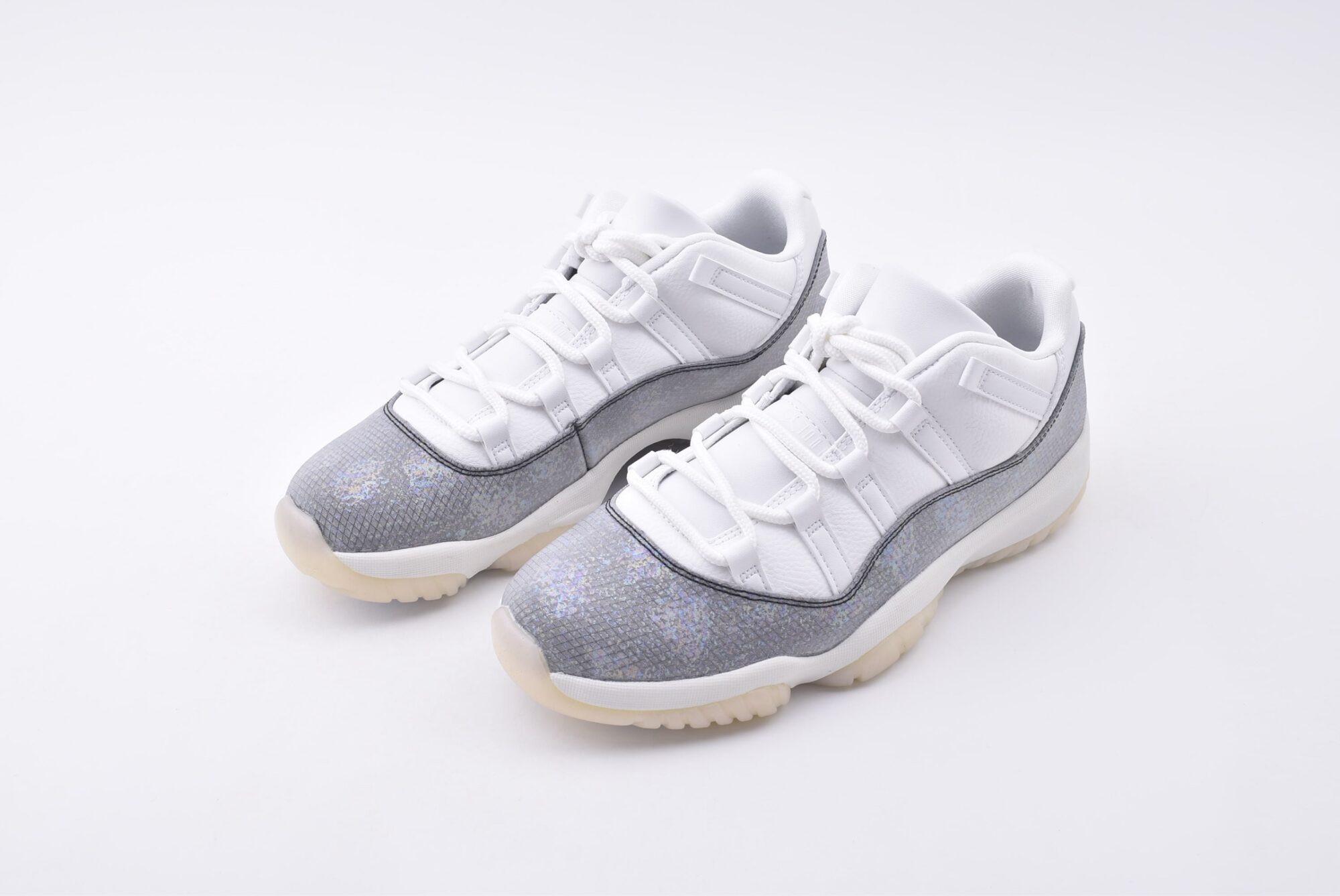 Air Jordan 11 Year of the Snake Limited Edition - Image 2