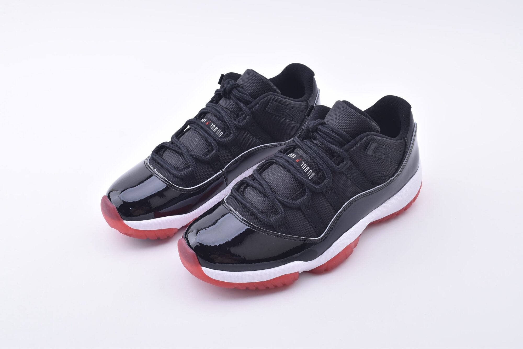 Air Jordan 11 - Image 2
