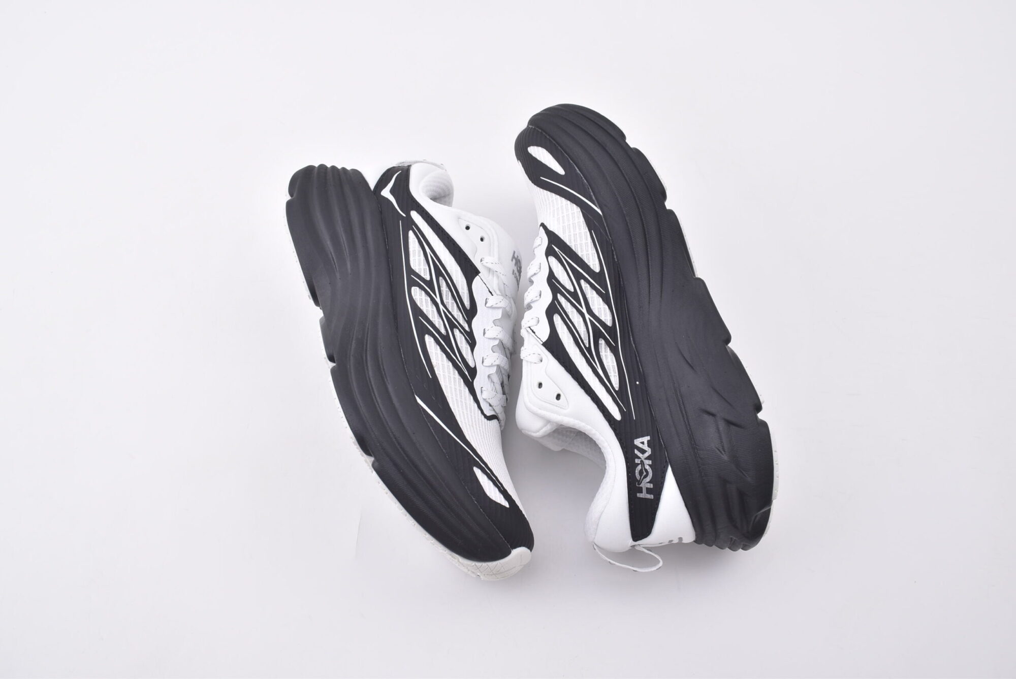 HOKA U BONDI 8TS CAGED 8 - Image 4