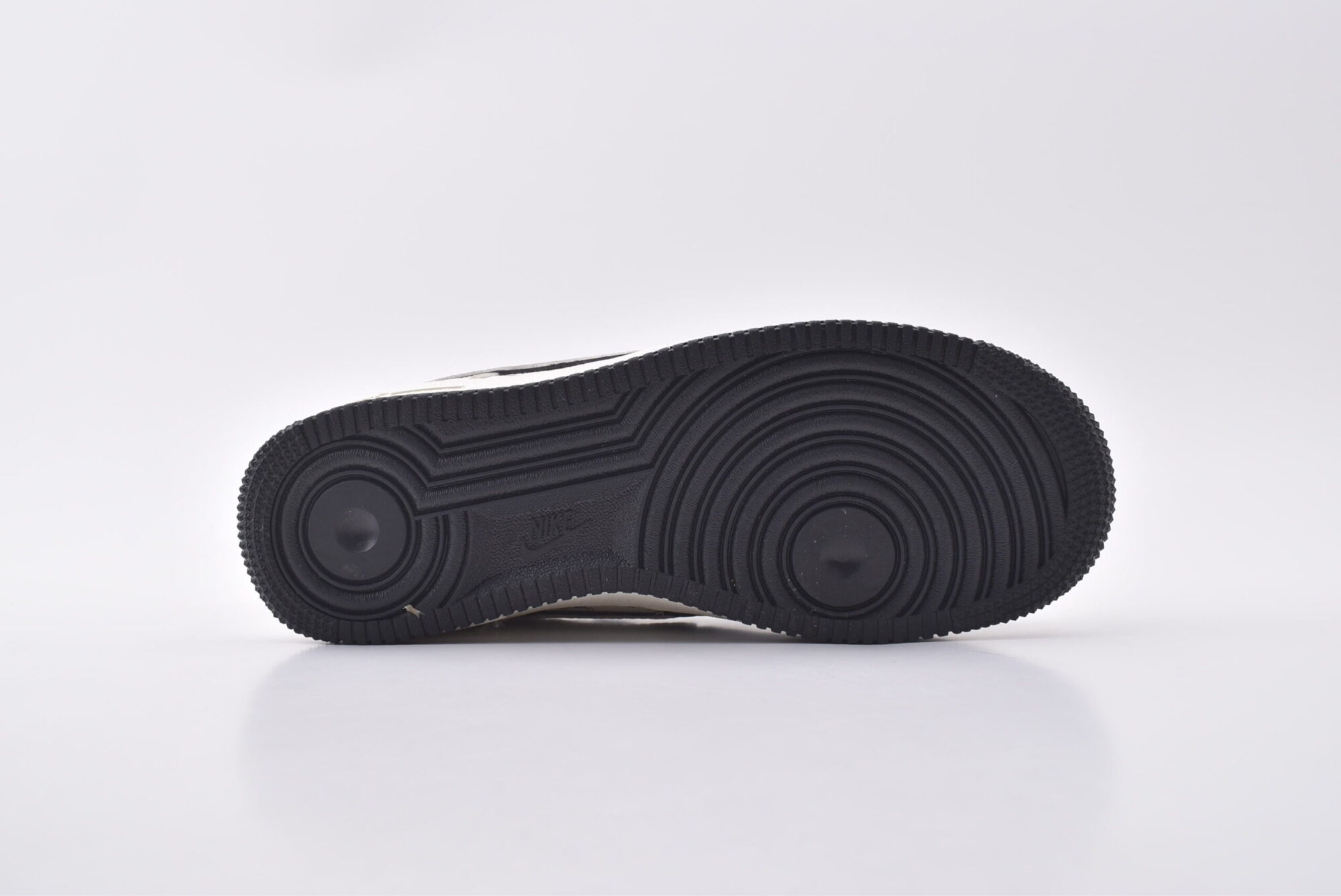 Nike Air Force 1 x Labubu - Image 7