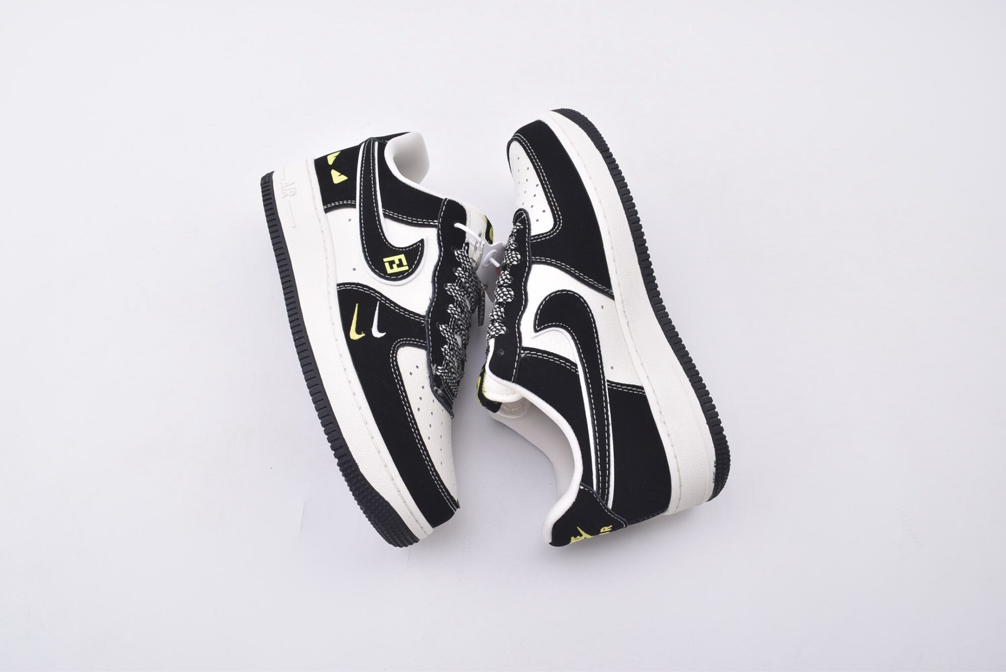 nike air force 1(black and white)