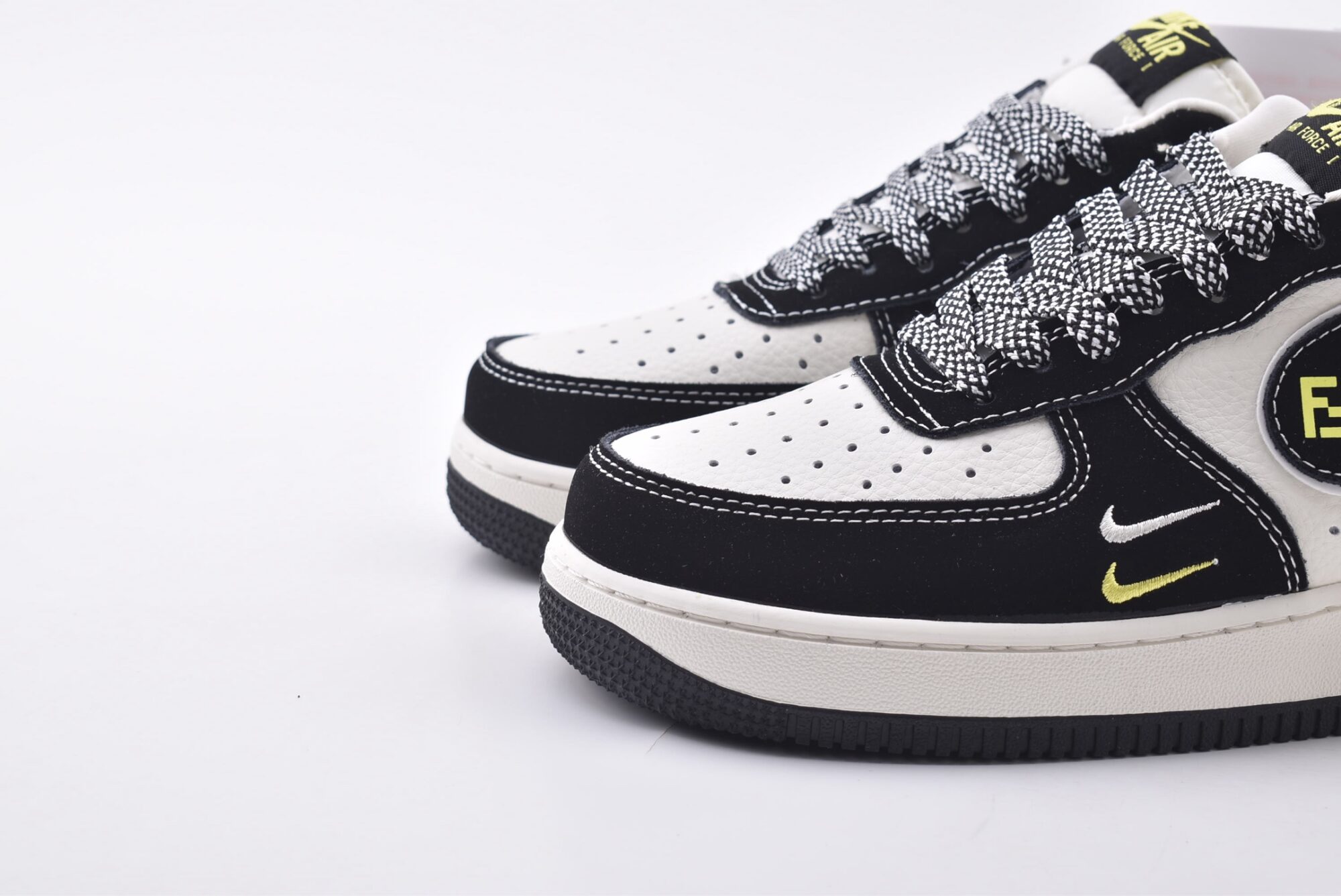 nike air force 1(black and white)