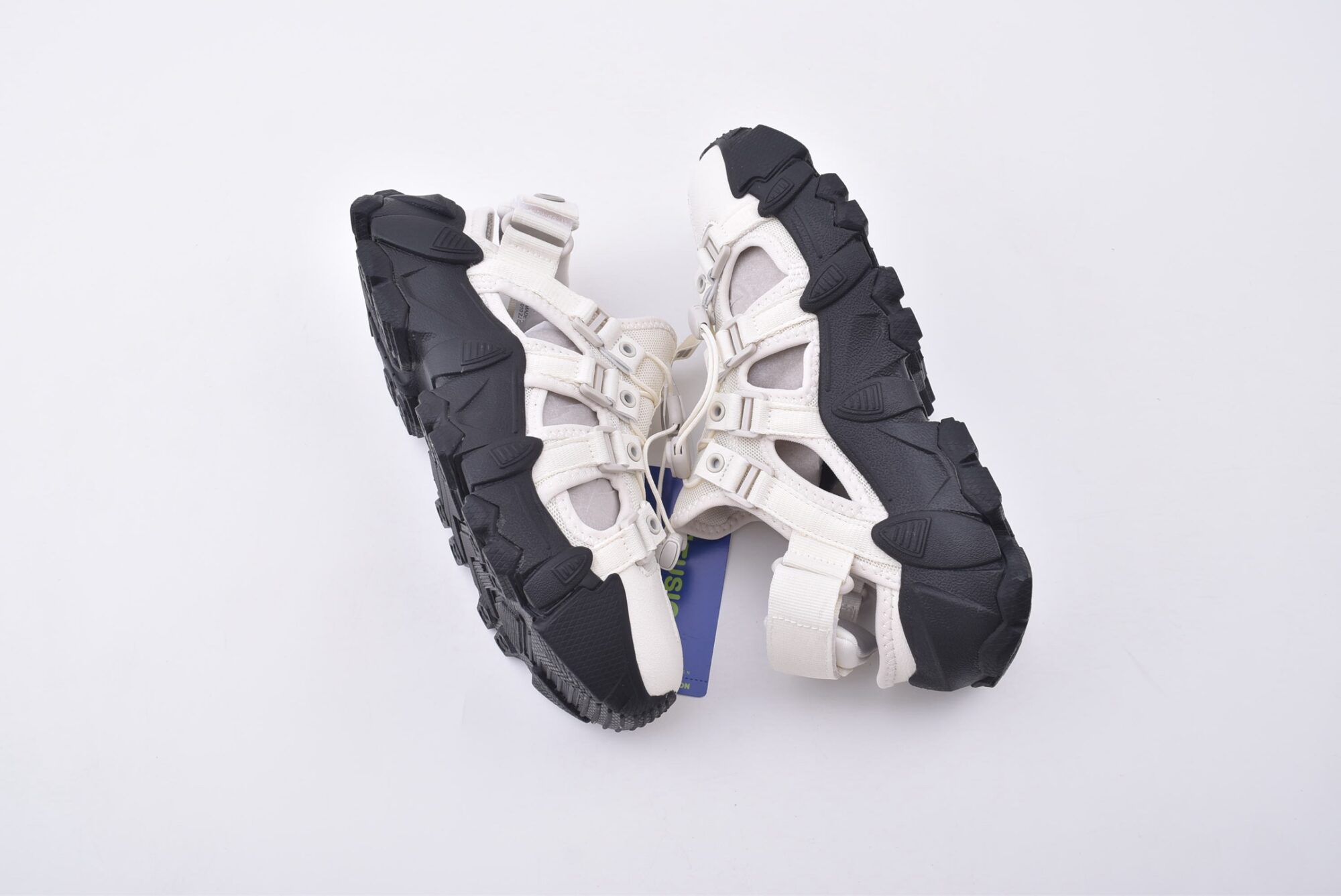 fila exocet sandal mountain sandals （white and black）