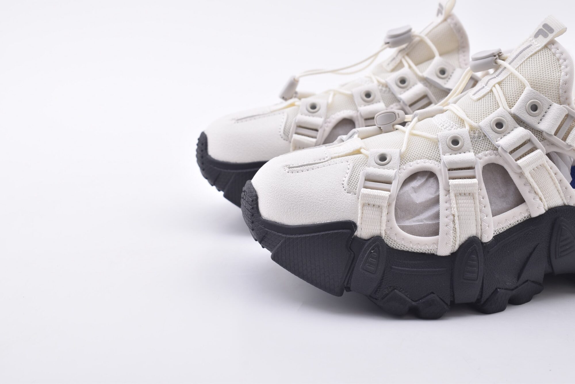 fila exocet sandal mountain sandals （white and black）