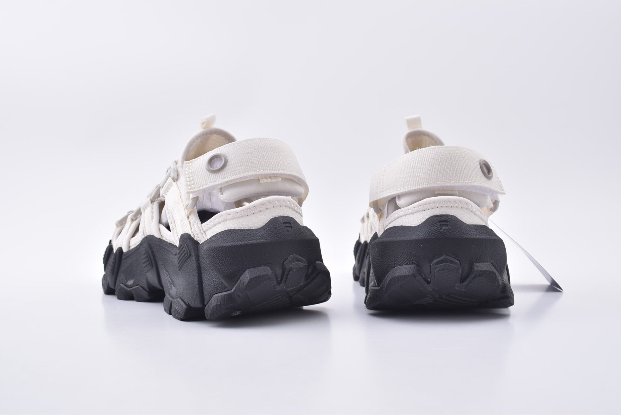 fila exocet sandal mountain sandals （white and black）