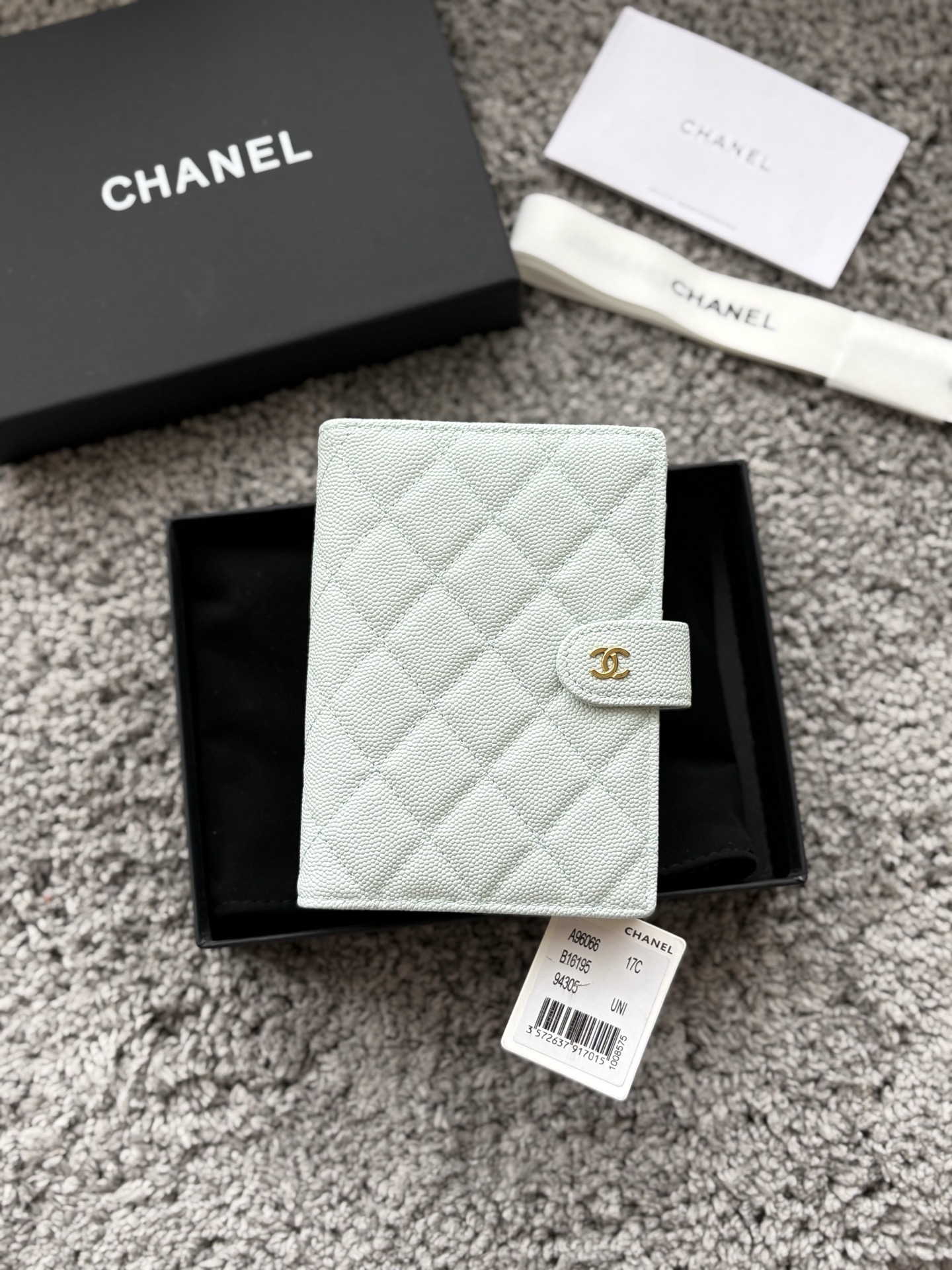 chanel small wallet