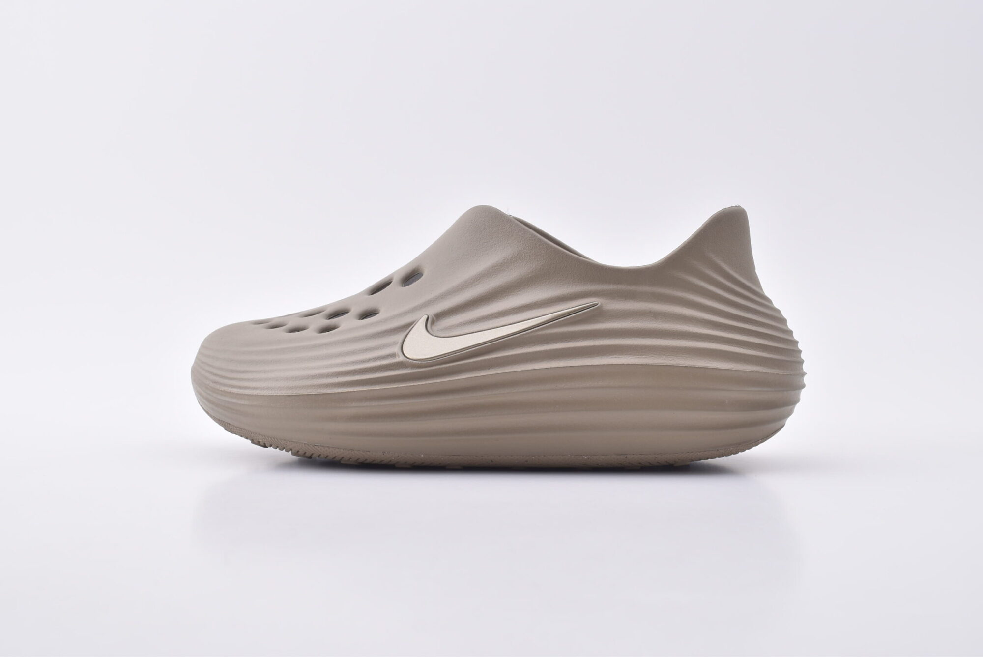 nike reactx rejuven 8 hole sandals