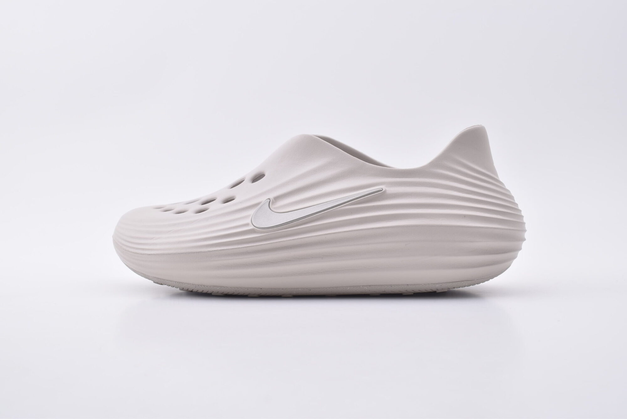 nike reactx rejuven 8 hole sandals