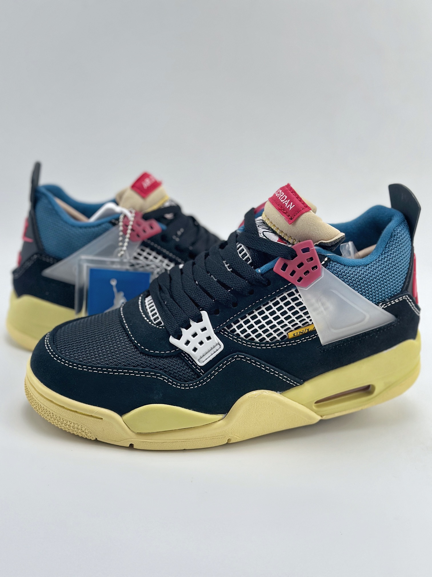 Air Jordan 4 Retro x Jordan Union LA sp "off noir"