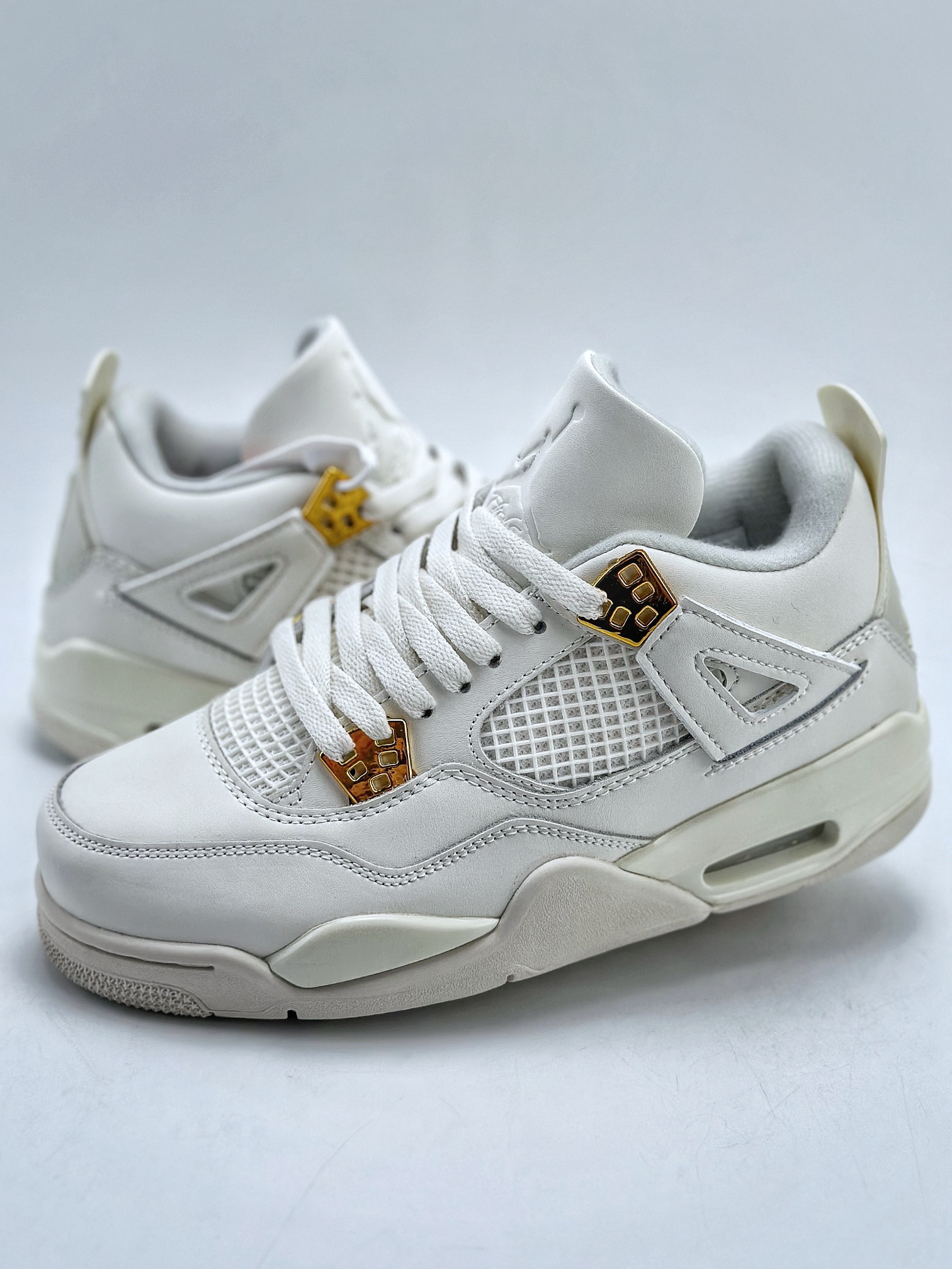 Air Jordan 4 Retro "Metallic Gold"