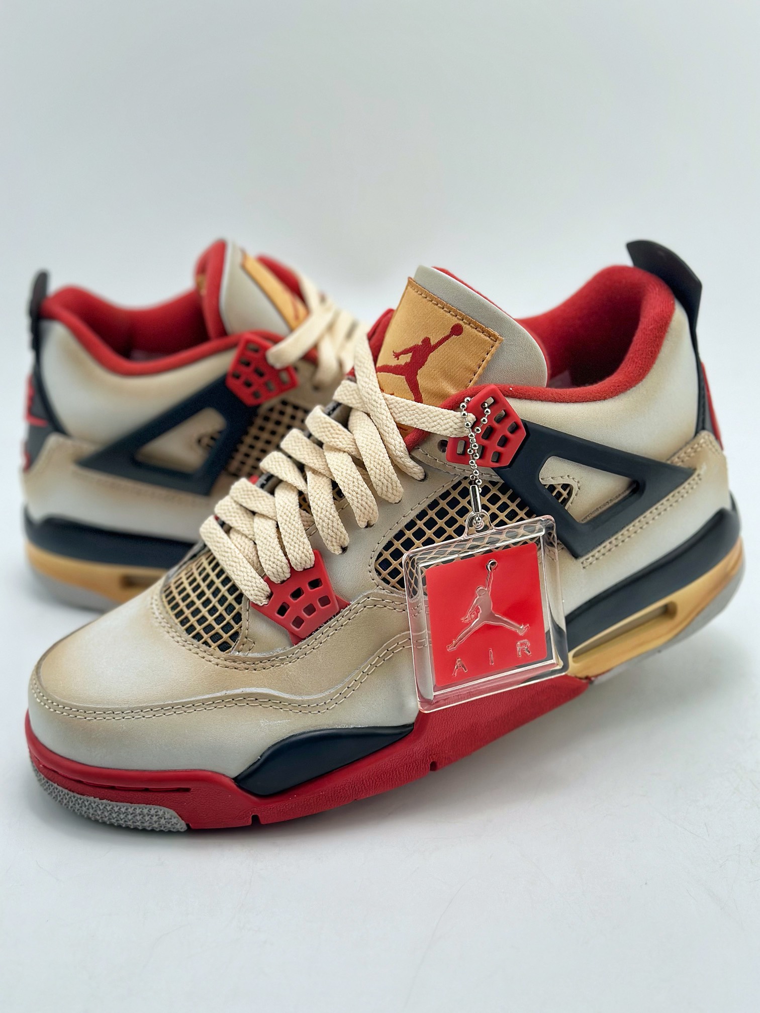 Air Jordan 4 Retro x Pokémon Charizard