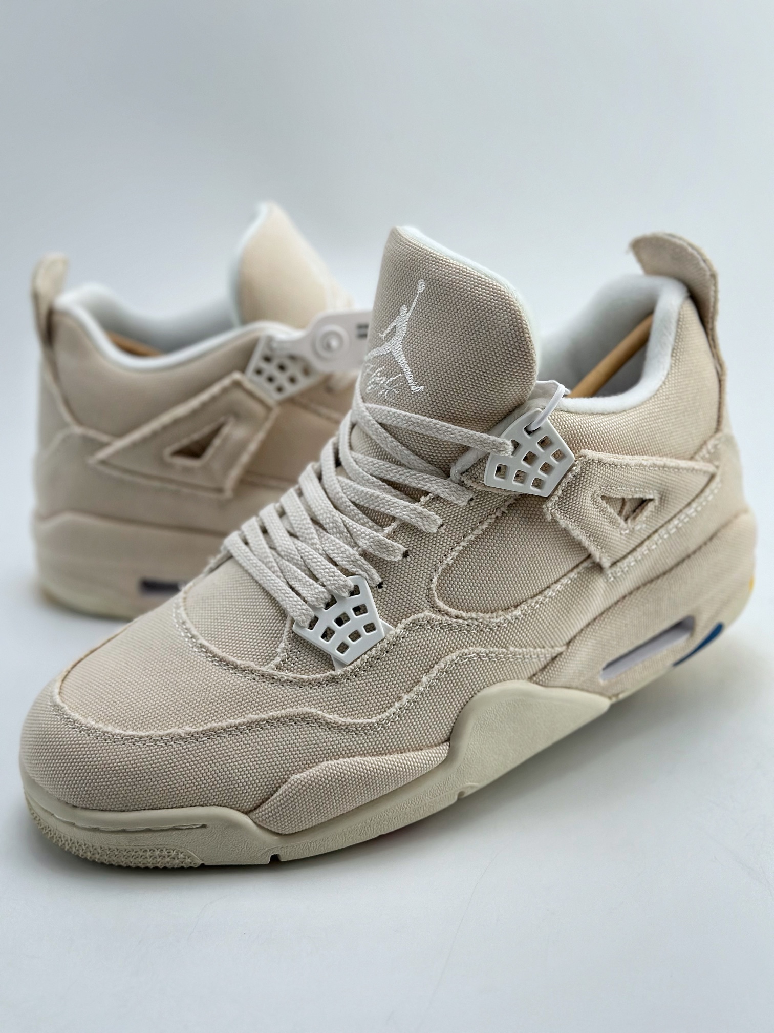 Air Jordan 4 Retro “Canvas”
