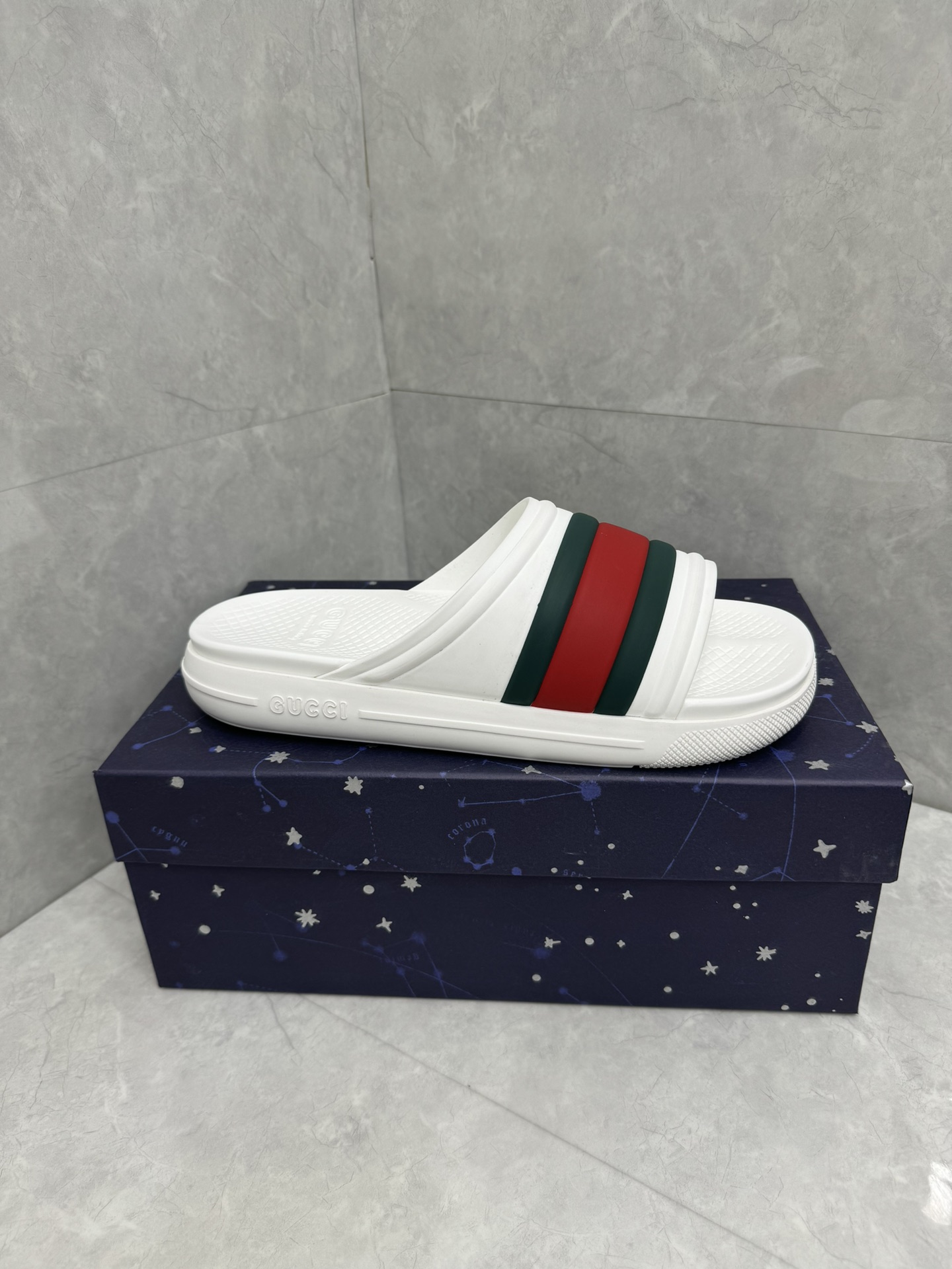 Gucci Unisex 2-Color Matching