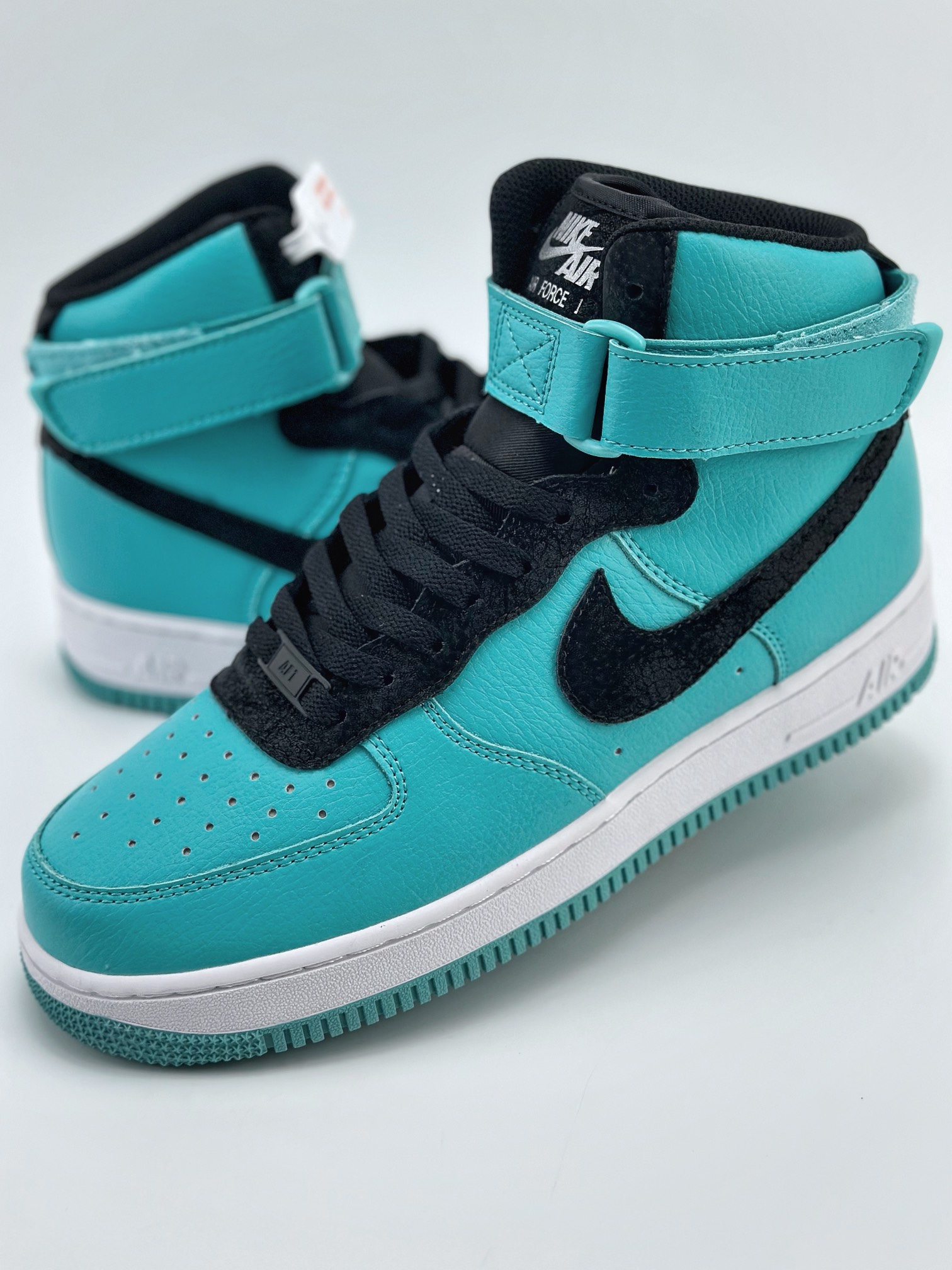 Nike Air Force 1 High 07 x Tiffany & CO "1837"