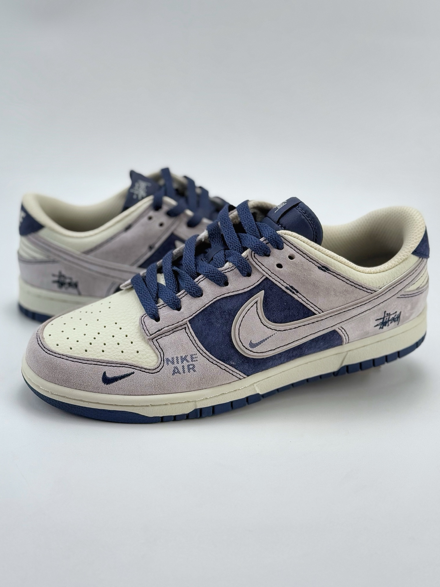 Nike SB Dunk Low x Stussy gray and blue stitching double hook