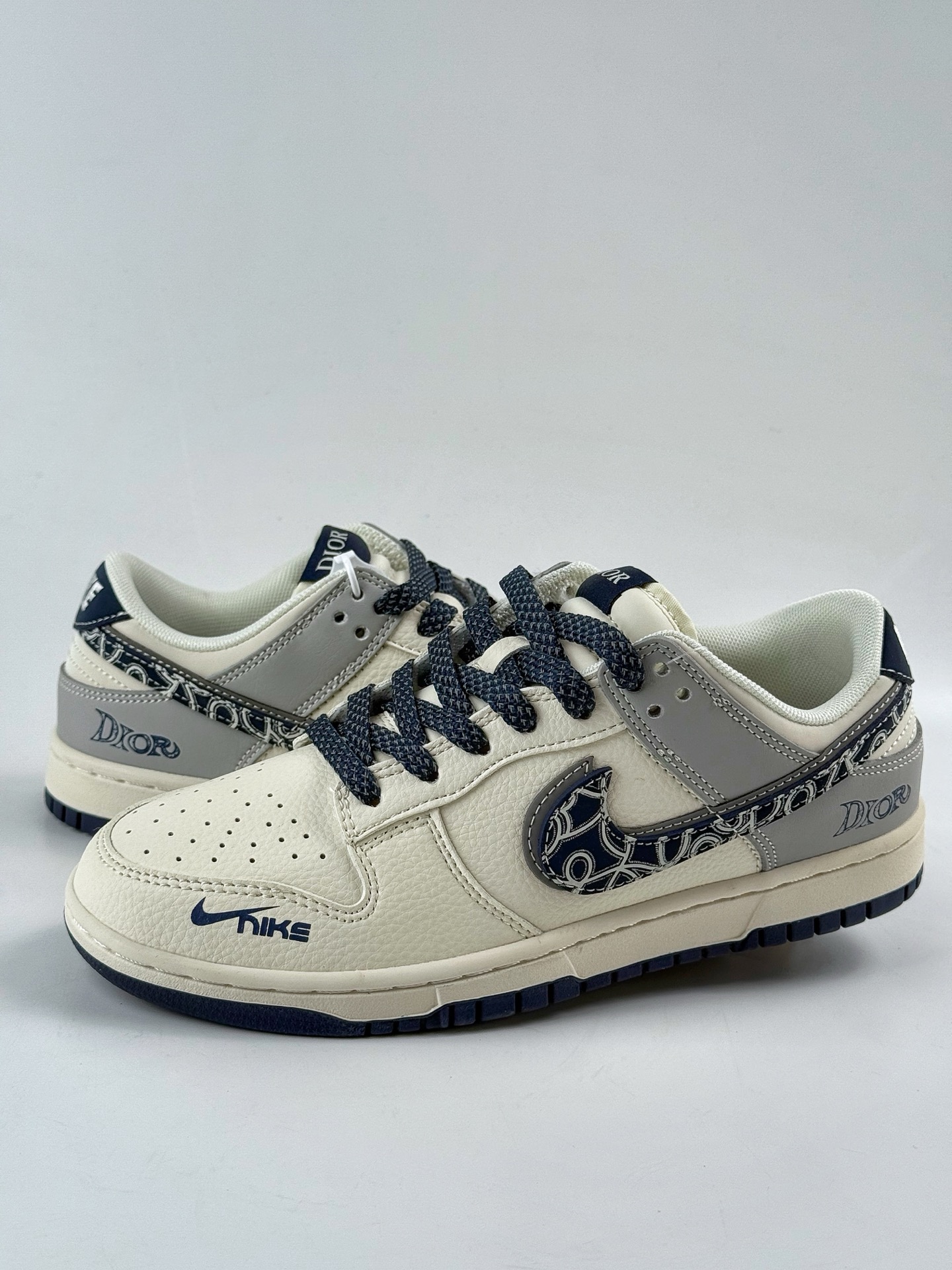 Nike SB Dunk Low x DIOR White Grey Swoosh Gypsophila
