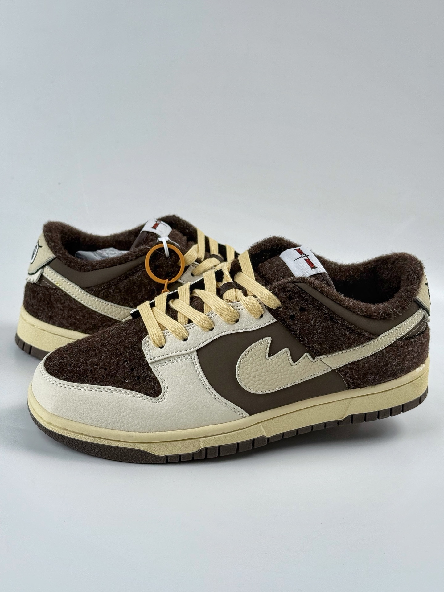 NIKE SB Dunk Low RETRO x LABUBU White Green Velvet