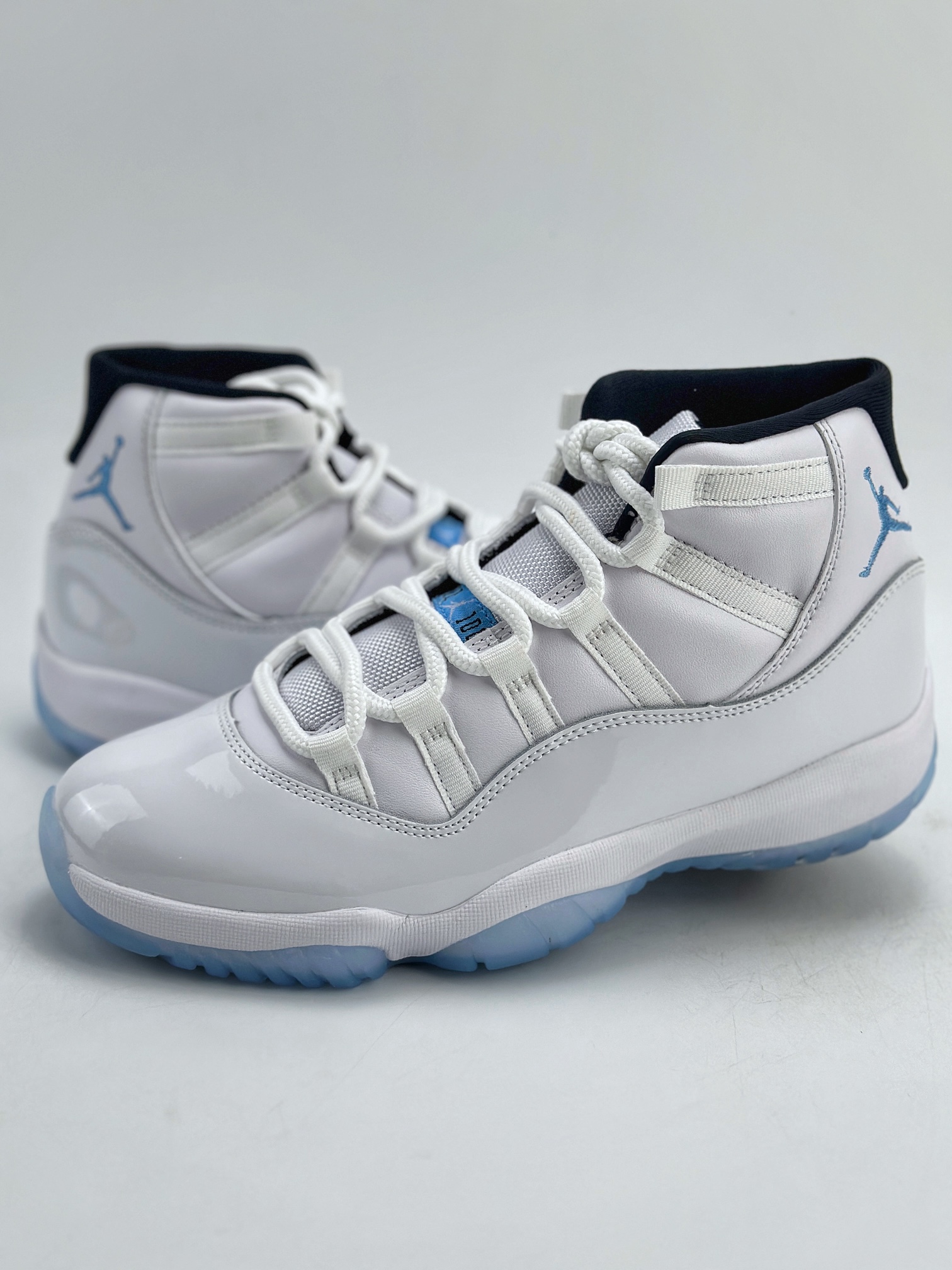 Air Jordan 11 High "Legend Blue
