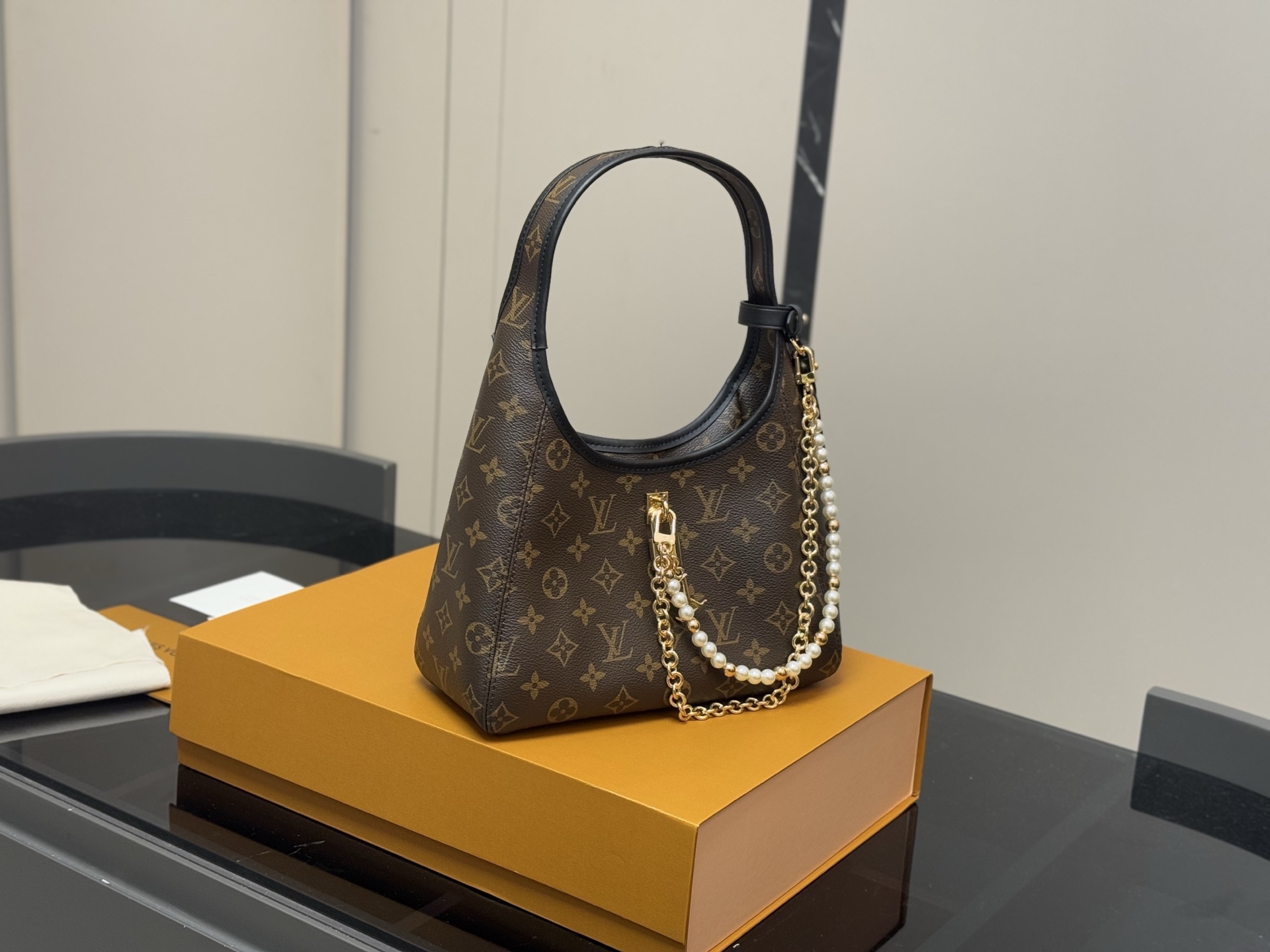 Louis Vuitton Underarm Bag