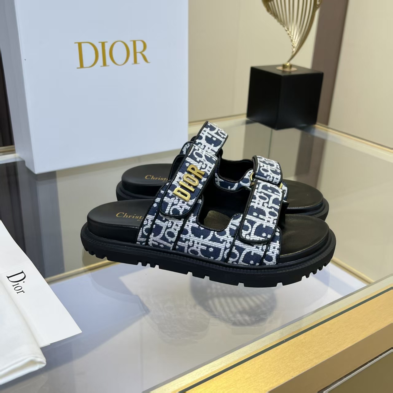 Dior's classic popular sandals