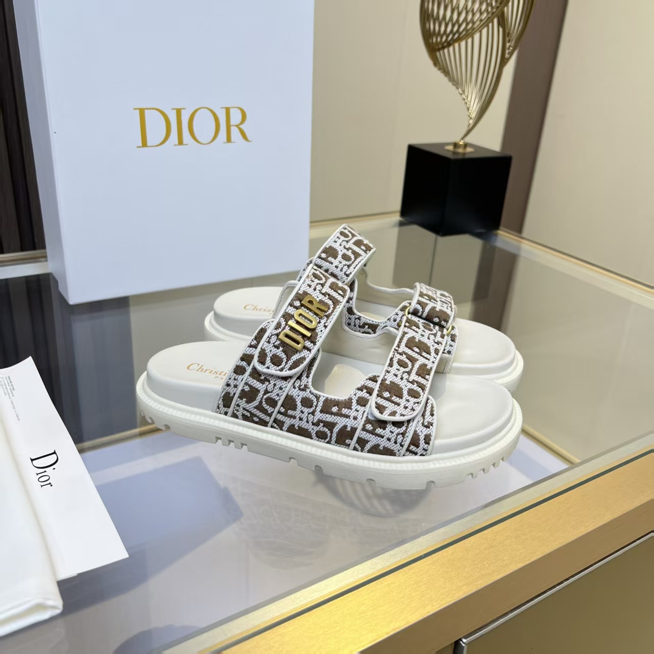 Dior's classic popular sandals