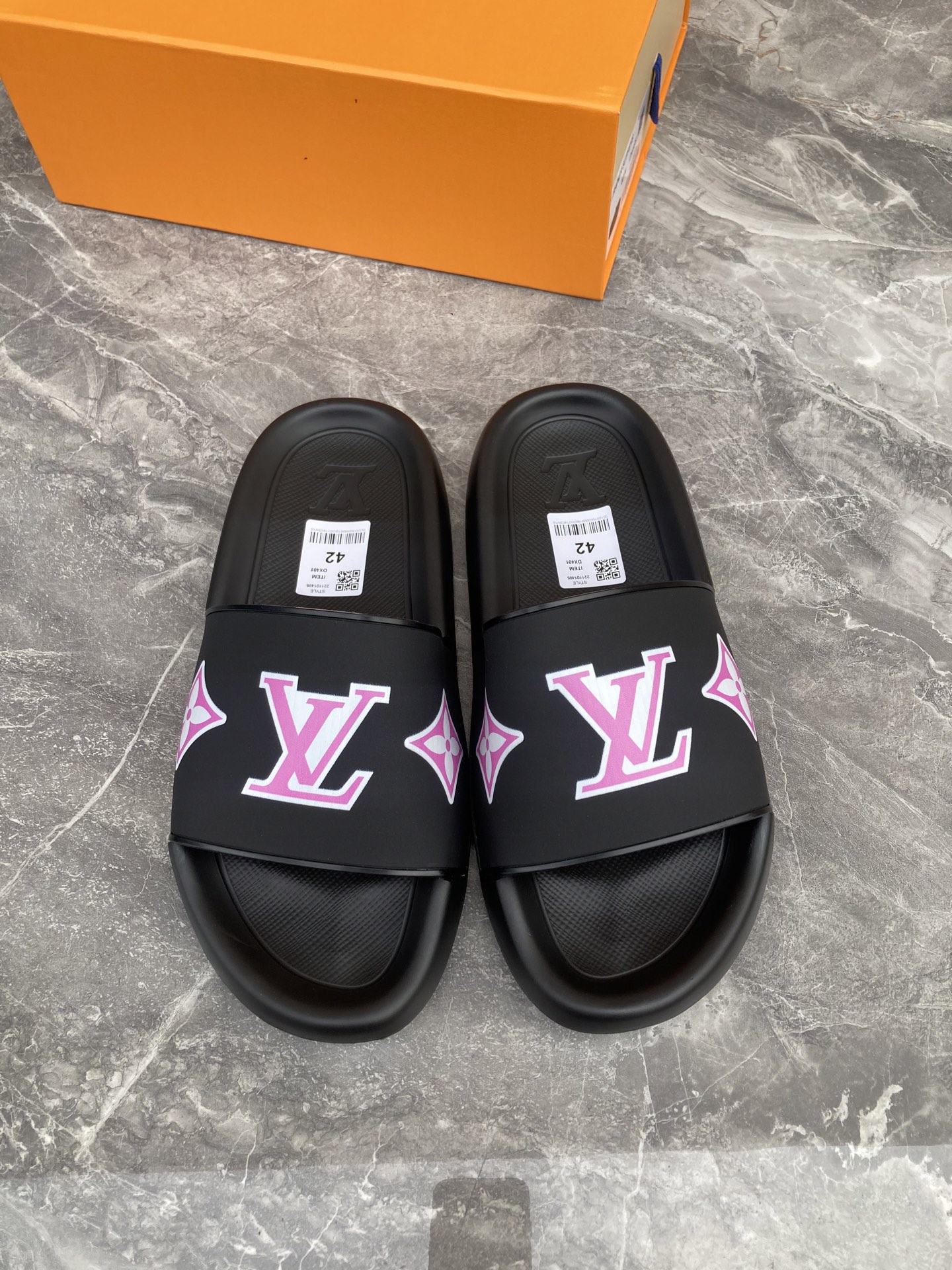 Louis Vuitton couple's slippers