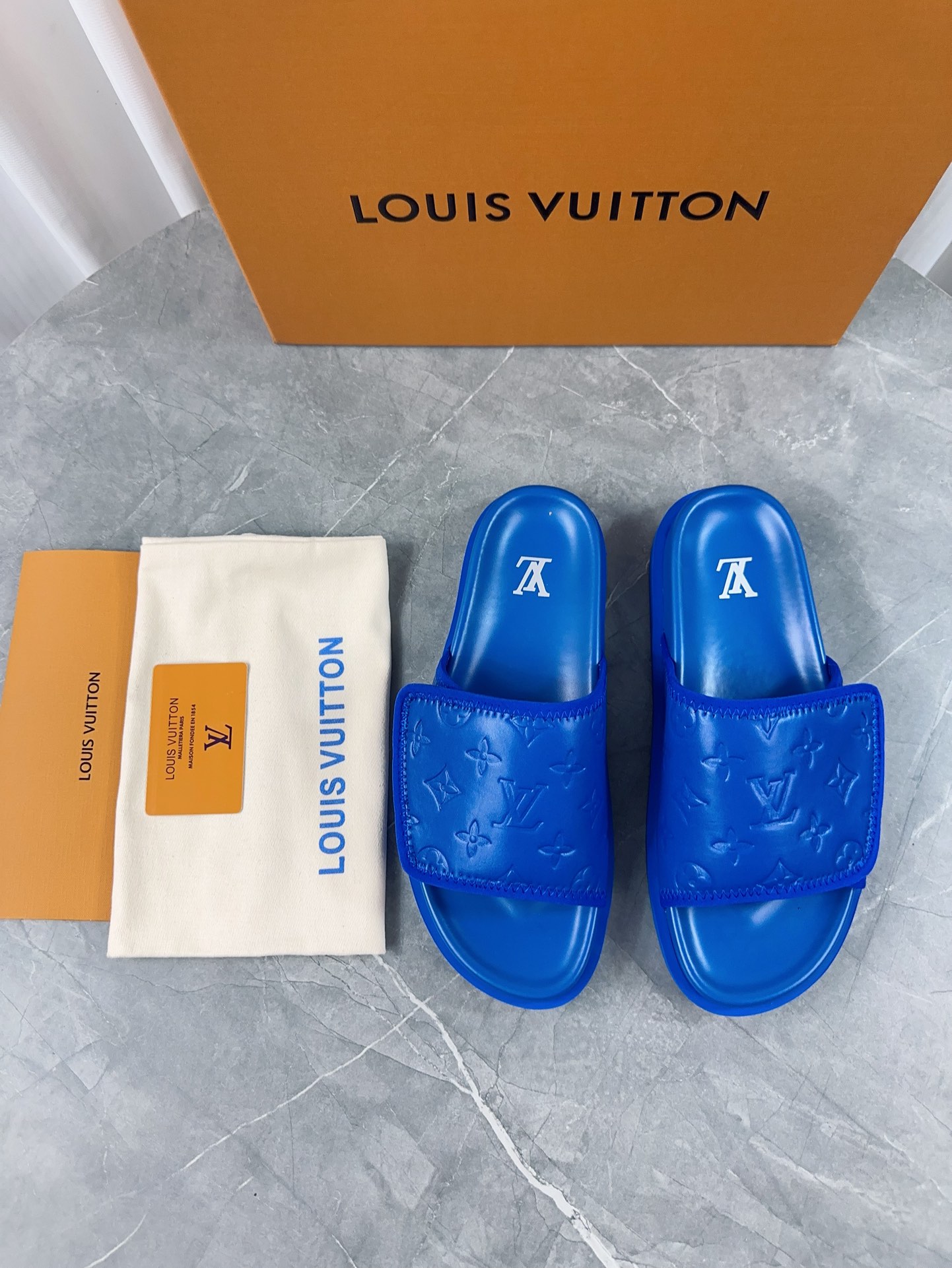 Louis Vuitton slippers